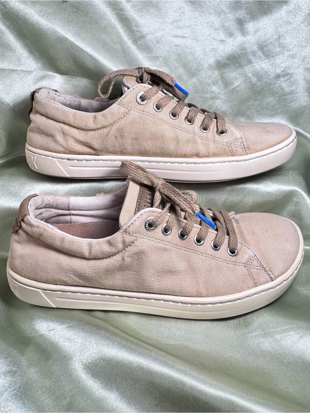 Birkenstock Vintage Canvas Lace Up Sneakers Tan Cream Blue Logo Tread EU 37 US 6